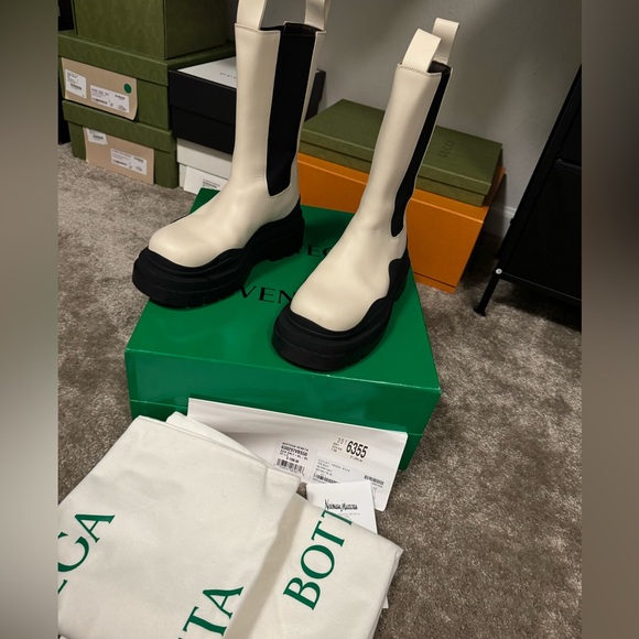 Bottega Veneta boots
Tire Boot - Picture 4 of 4